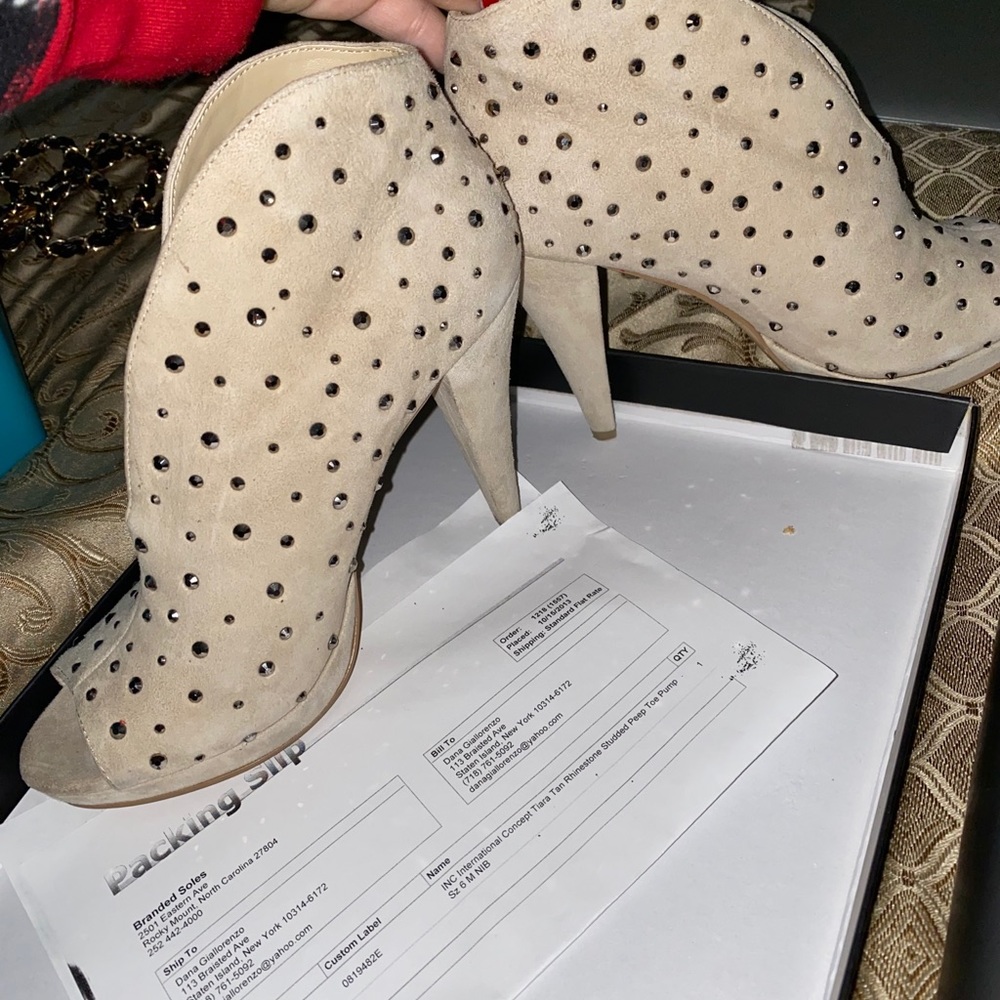 Women’s bootie hell size 6